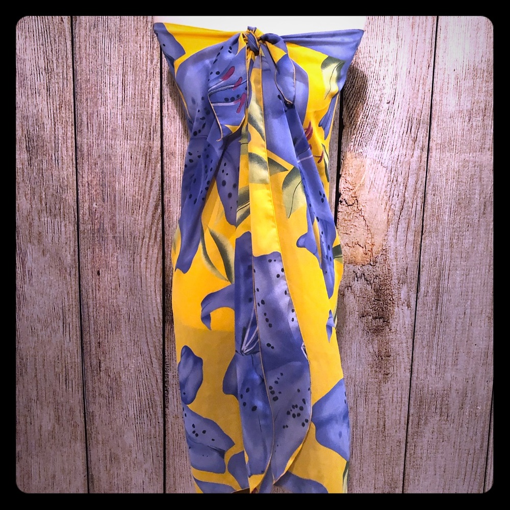 SALE🔴FIRM💲Gorgeous sarong